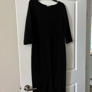 Regular Black dress, Below the knee